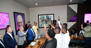 Danilo Medina: “La historia la tiene el PLD”, juramenta exdirigentes del PRM