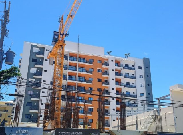 Oferta para la venta de viviendas en SD muestra auge de apartamentos y escasez de casas