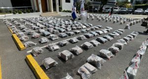 DNCD arresta cuatro personas y ocupa 1,295 paquetes de presuntas drogas en Pedernales