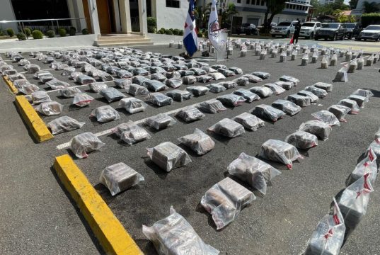 DNCD arresta cuatro personas y ocupa 1,295 paquetes de presuntas drogas en Pedernales