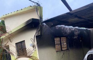 Desconocido encapuchado incendia vivienda de una familia en Santiago