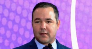 Johnny Pujols acusa al Gobierno de intentar «acallar a la oposición» con reducción de fondos